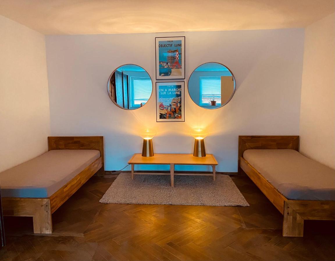 Studio/loft In *
